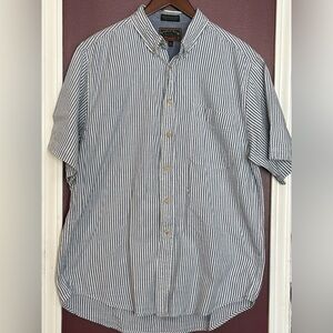 Men's Savile Row Co., Blue and White Short Sleeve Button Down Shirt Size Large